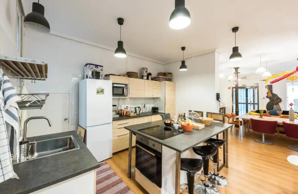Encomienda Guest House Madrid Exterior foto