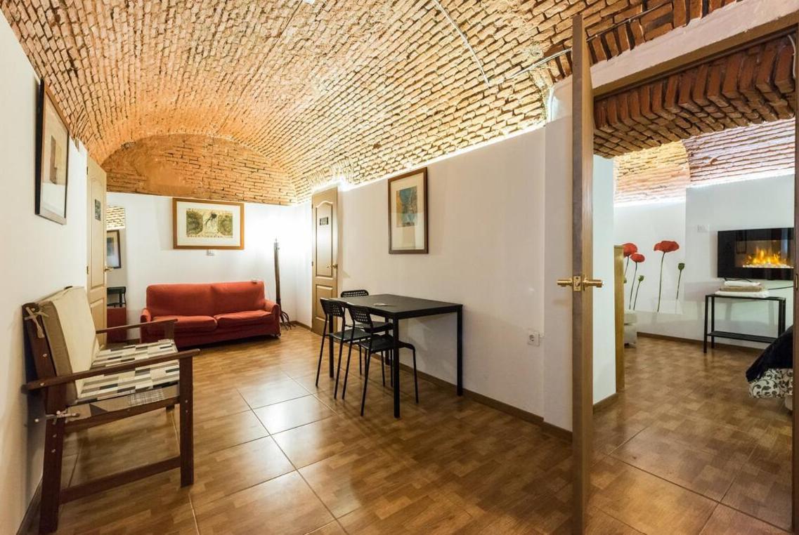 Encomienda Guest House Madrid Exterior foto
